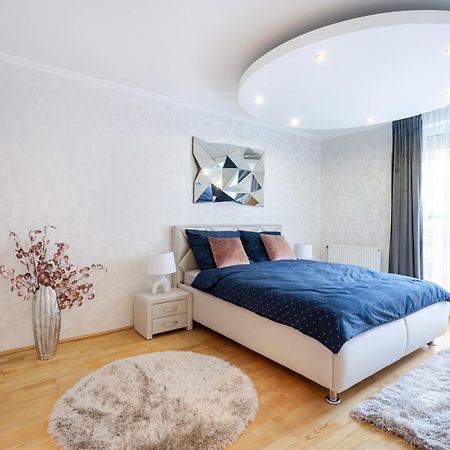 Beautiful Three Bedrooms Apartment With Free Parking Close To The Danube Coast 布达佩斯 外观 照片