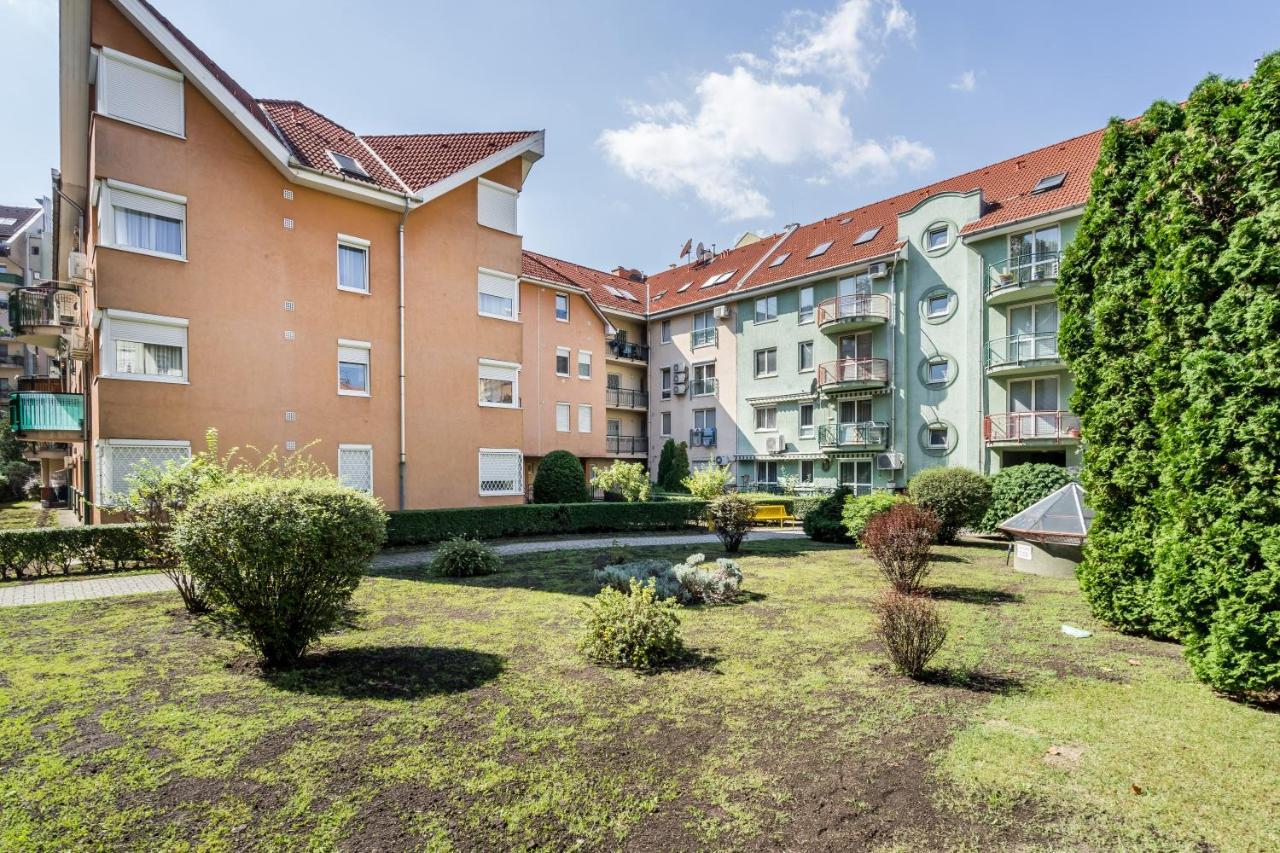 Beautiful Three Bedrooms Apartment With Free Parking Close To The Danube Coast 布达佩斯 外观 照片