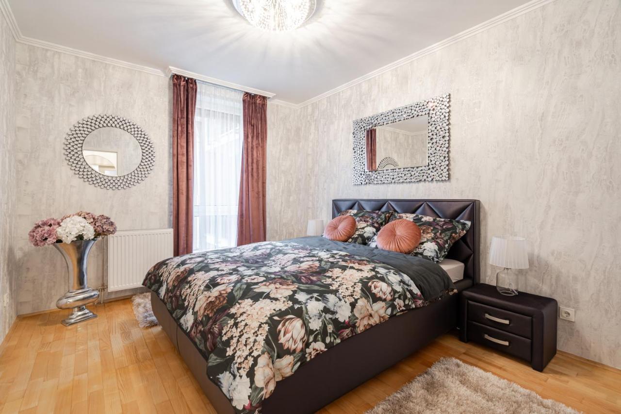 Beautiful Three Bedrooms Apartment With Free Parking Close To The Danube Coast 布达佩斯 外观 照片