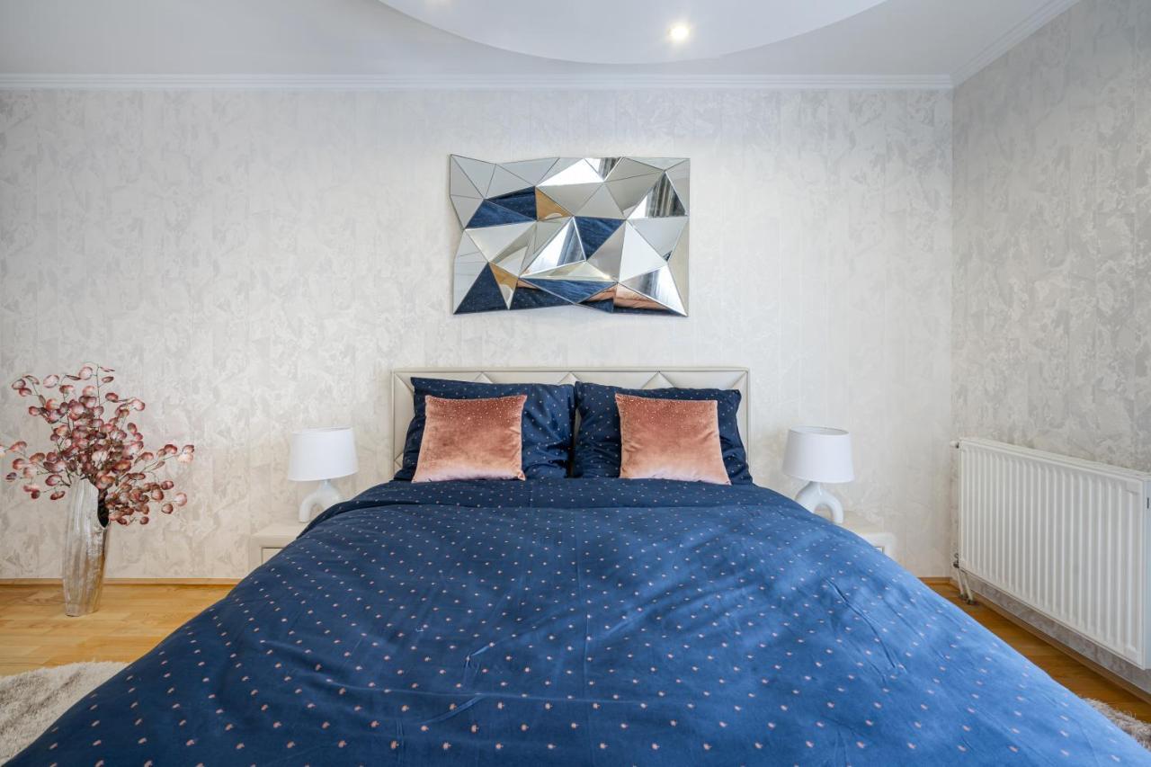 Beautiful Three Bedrooms Apartment With Free Parking Close To The Danube Coast 布达佩斯 外观 照片