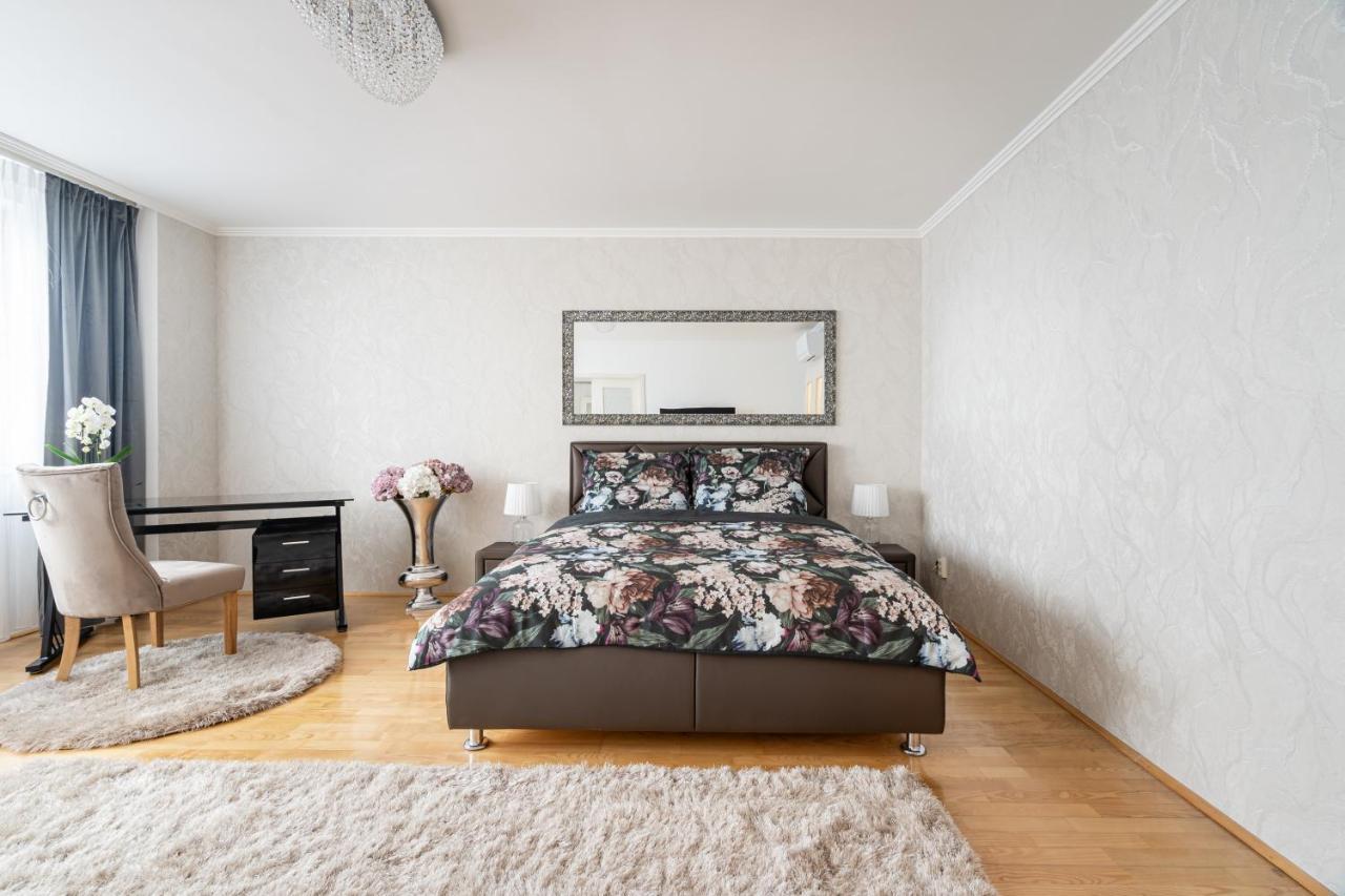Beautiful Three Bedrooms Apartment With Free Parking Close To The Danube Coast 布达佩斯 外观 照片