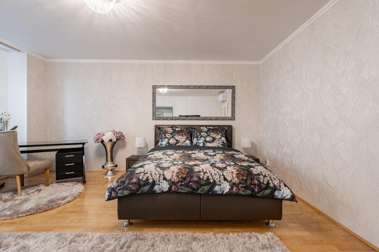 Beautiful Three Bedrooms Apartment With Free Parking Close To The Danube Coast 布达佩斯 外观 照片