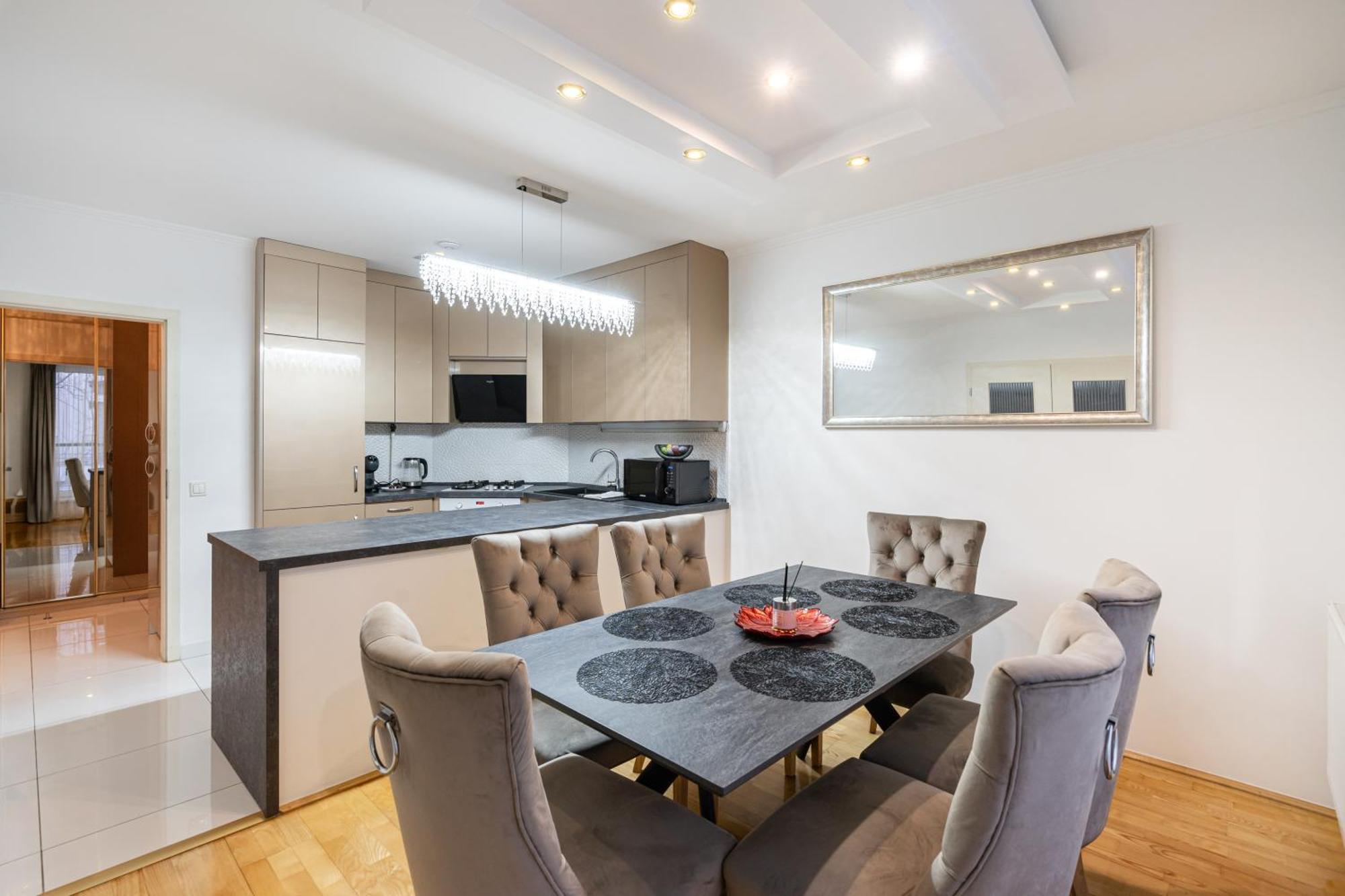 Beautiful Three Bedrooms Apartment With Free Parking Close To The Danube Coast 布达佩斯 外观 照片